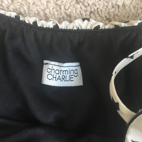 Black and white charming Charlie’s dress - Picture 3 of 3